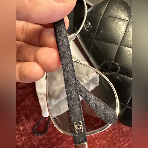 BRAND NEW NEVER USED CHANEL AVIATOR SUNGLASSES - Picture 3 of 6